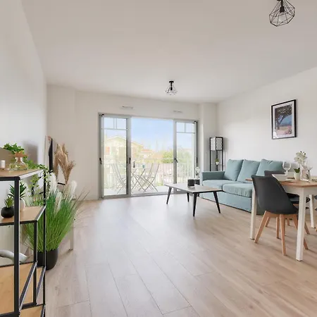 A 500m De La De La Jetee, Pour 4