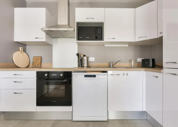 A 500m De La De La Jetee, Pour 4 *