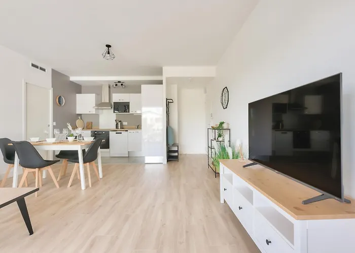 A 500m De La De La Jetee, Pour 4 Apartment *