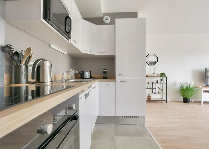 A 500m De La De La Jetee, Pour 4 *