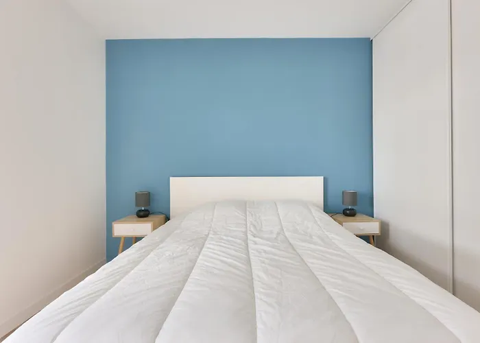 A 500m De La De La Jetee, Pour 4 *